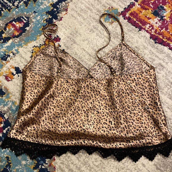 Cute cheeta lingerie style crop top - Picture 2 of 4